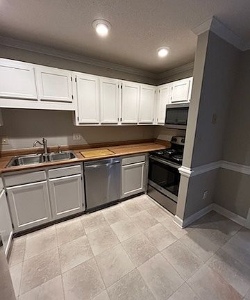 3rd image of 200 Woodcroft Pkwy #51A