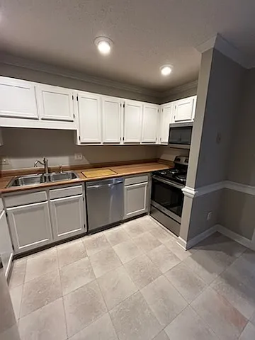 200 Woodcroft Pkwy #51A — Photo 3