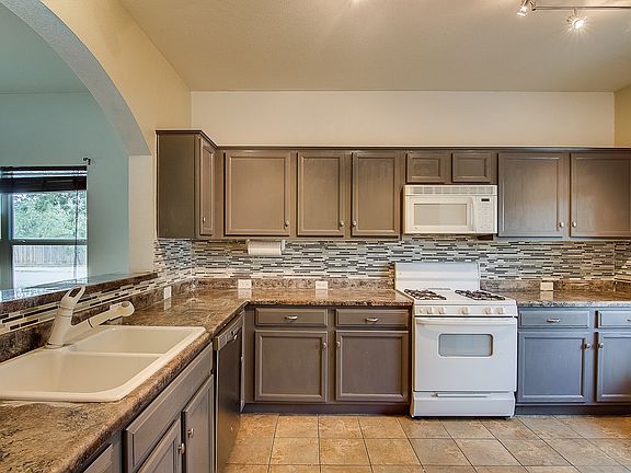 3rd image of 701 Camino Alto Dr
