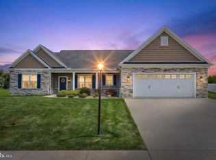 15 Onyx Rd, New Oxford, PA 17350