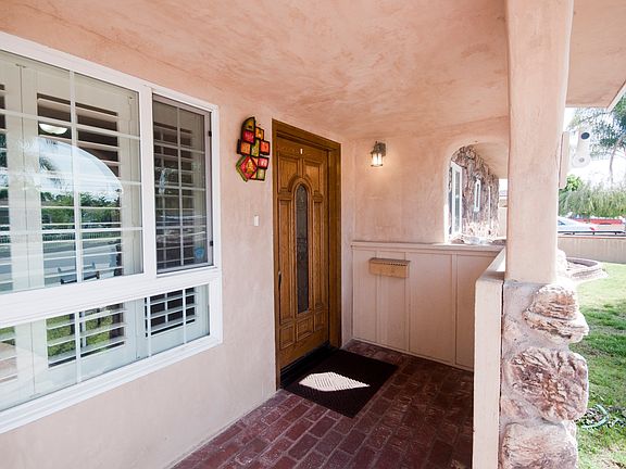5th image of 1279 E California Pl
