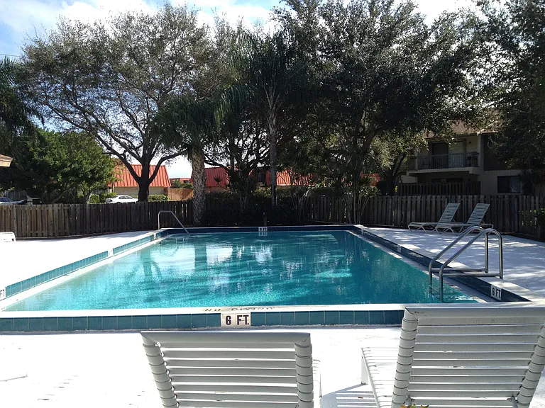 3402 Gardens East Dr #9 — Photo 9