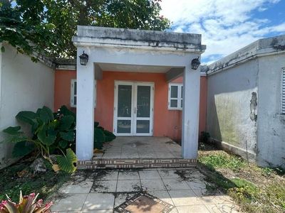 F6 Caoba, Dorado, PR, 00646