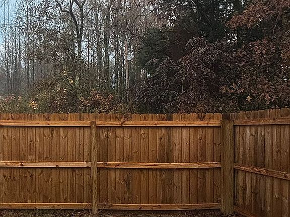 4th image of 12 Autumn Rdg