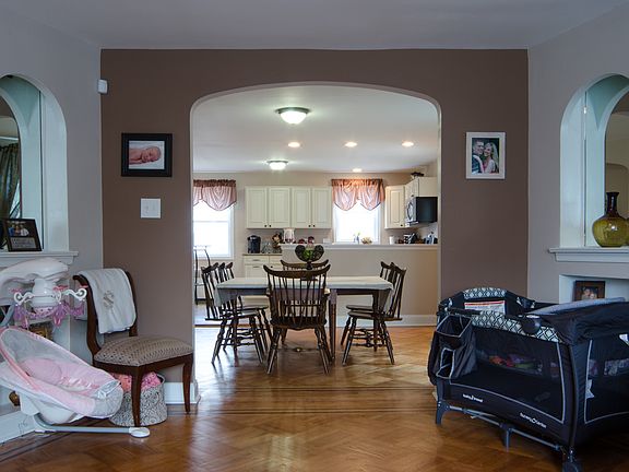 5th image of 1332 Yerkes St