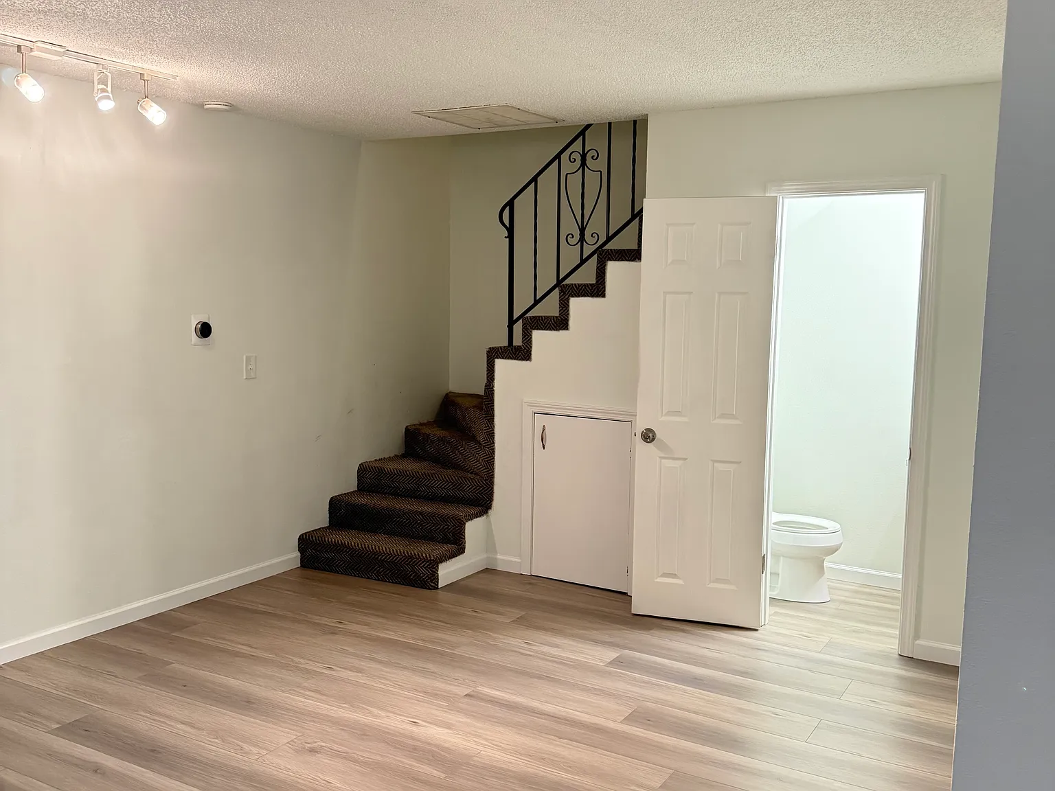 2 bed, 1.5 bath, 1000 sqft, $1,775 — Photo 1