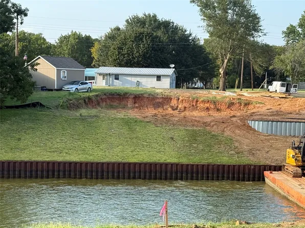 219 Autumn Wood Trl, Mabank, TX 75156