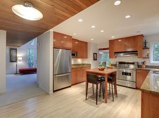 1 Sumac Ln, North Oaks, MN 55127