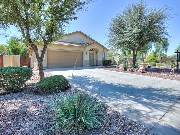 2nd image of 44189 W Windrose Dr