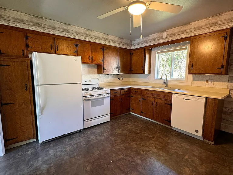 730 Medford Dr #2 — Photo 4