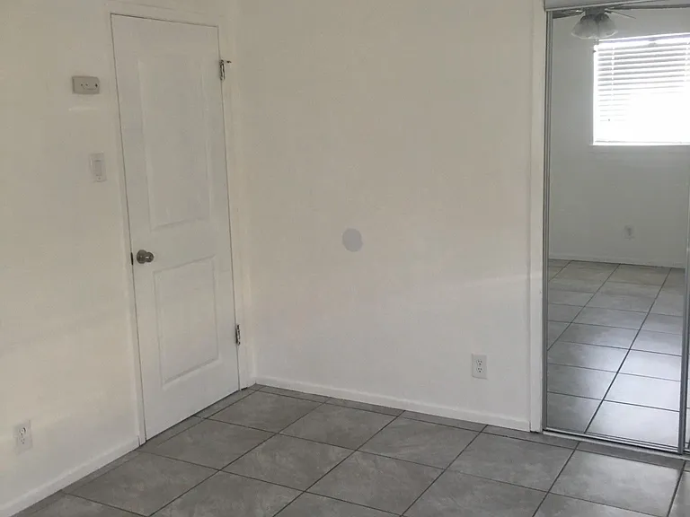 8116 Gilbert Dr — Photo 10