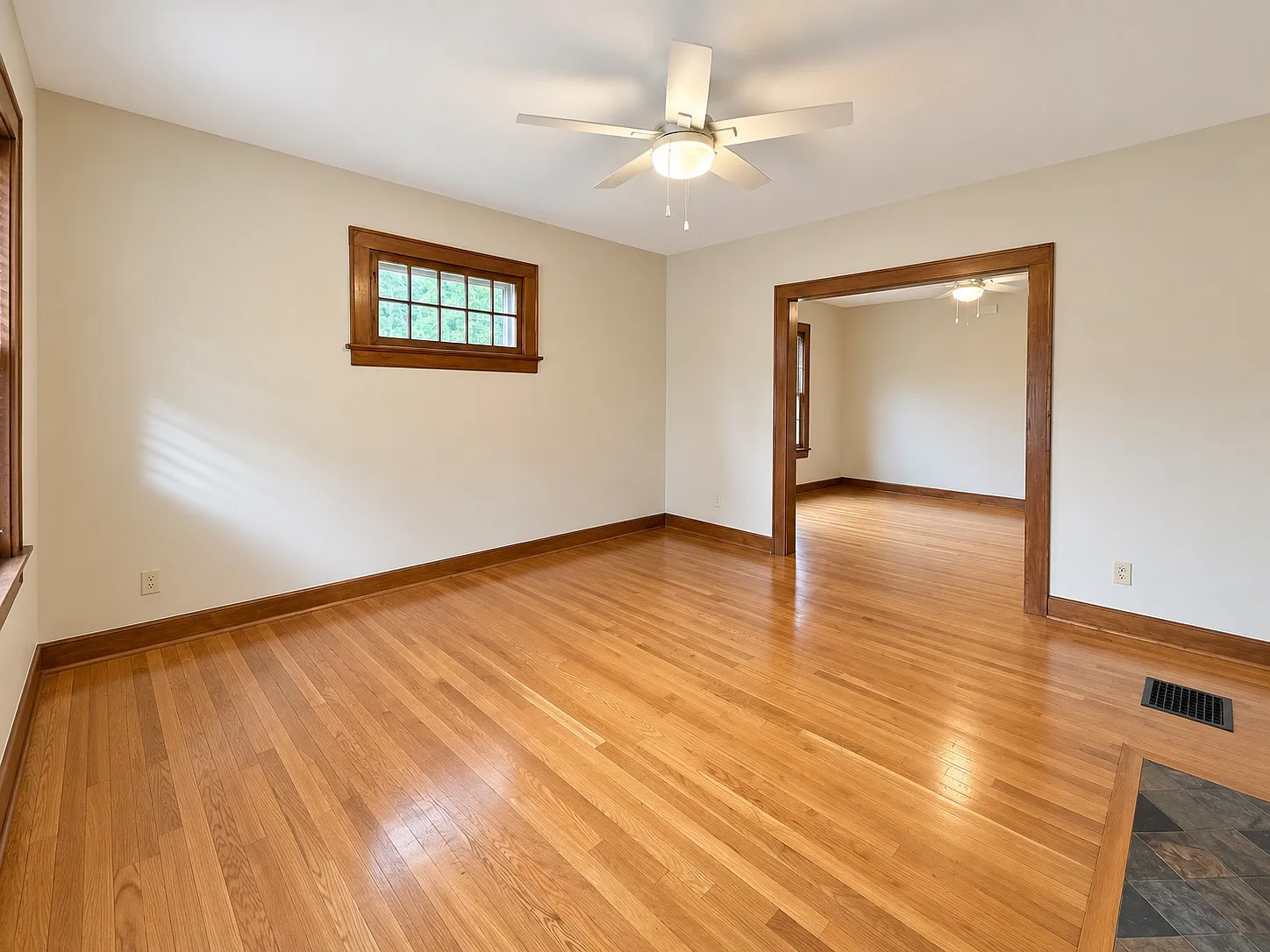 3 bed, 1176 sqft, $1,850 — Photo 3
