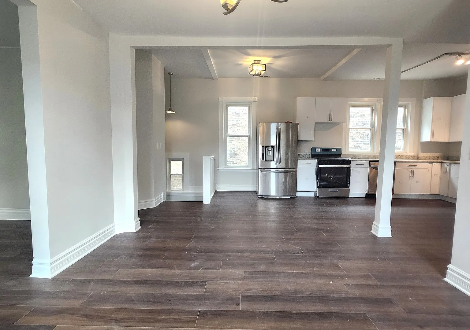 3 bed, 1400 sqft, $3,900 — Photo 2