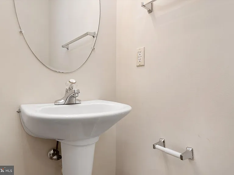 8221 Barrington Ct #41 — Photo 11