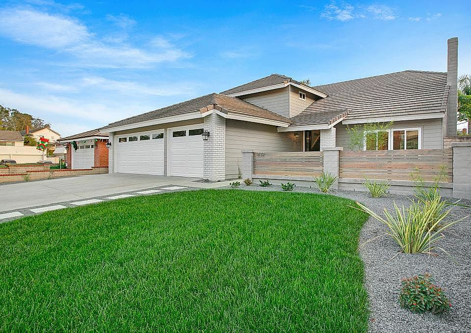 2nd image of 832 Vista Cir