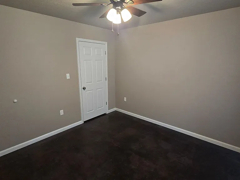 1423 McLain St #9 — Photo 12