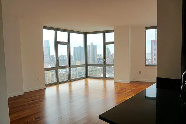Rented by R New York | media 18