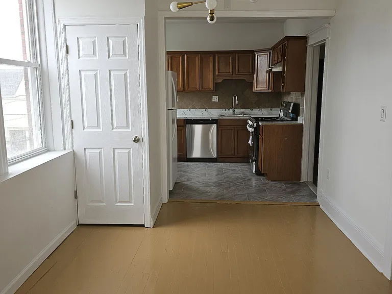 812 Broadway #3A — Photo 2