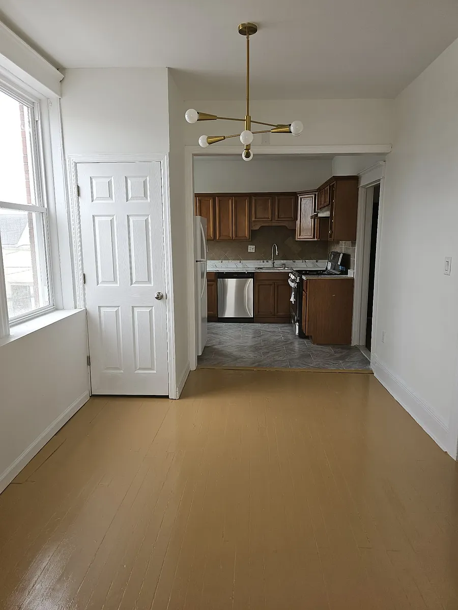Building Photo - 812 Broadway #3A
