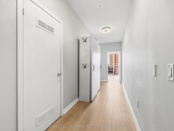 5th image of 3237 Bayview Ave #307