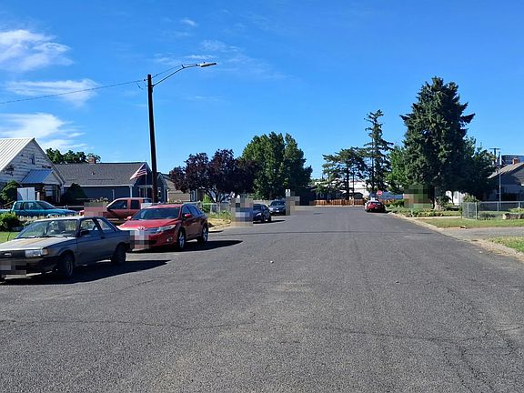 4th image of 2712 3rd St