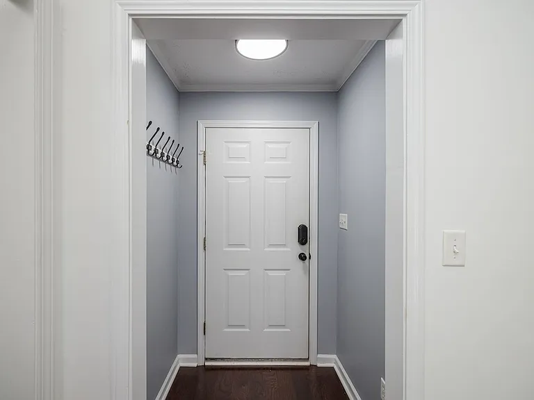 1053 Grove Landing Ln — Photo 6