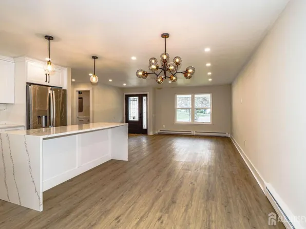 94 Salix Plz #A, Monroe Township, NJ 08831
