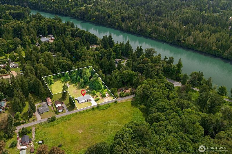 2nd image of 44184 Grassmere Road