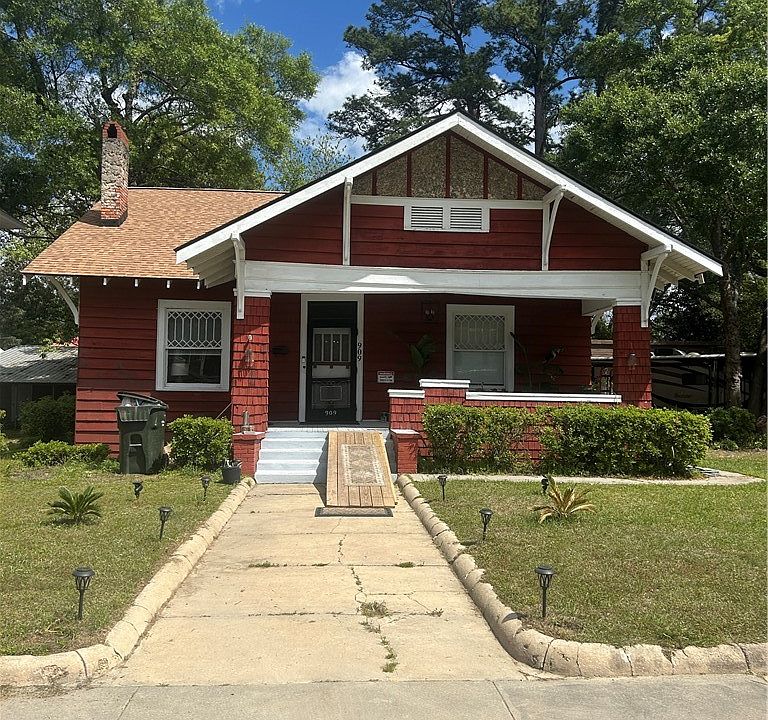 1st image of 909 Gilmore St