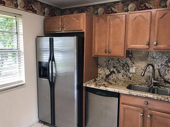 5th image of 109 Lake Olive Dr