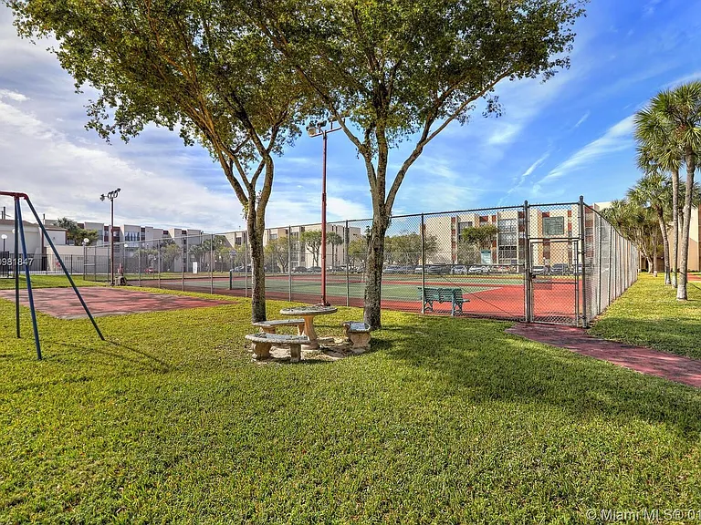 Tennis court