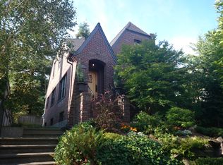 159 Garfield St, Seattle, WA 98109