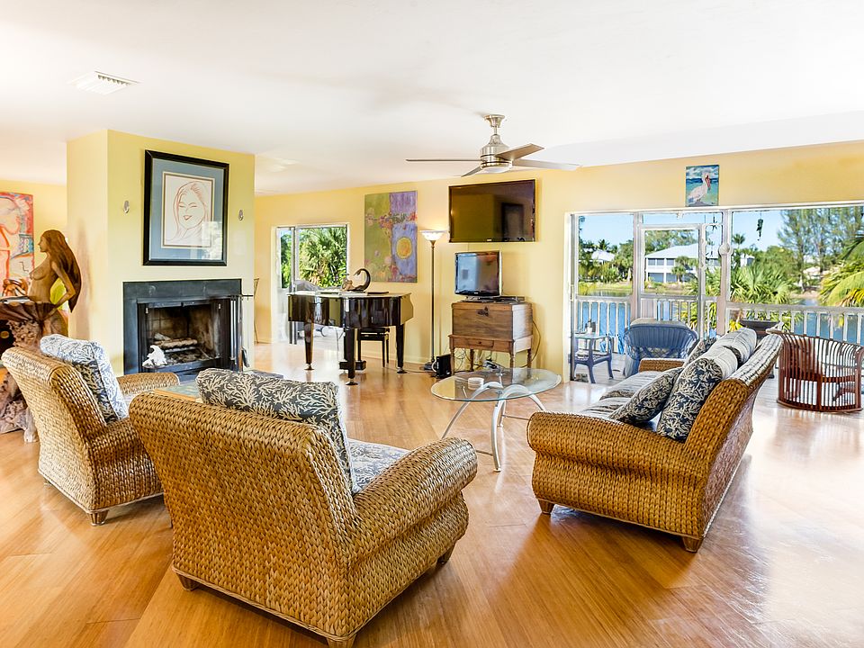 1st image of 465 Lake Murex Cir