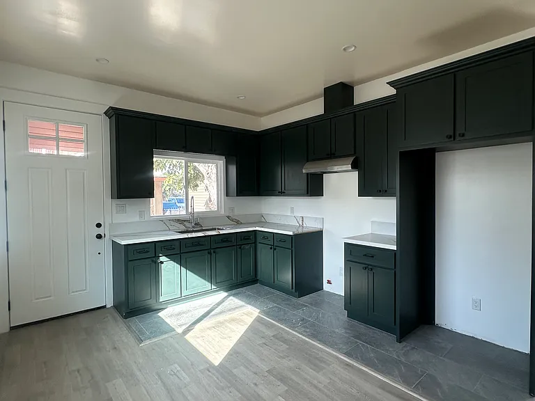 2612 Juliet St #1/2 — Photo 2