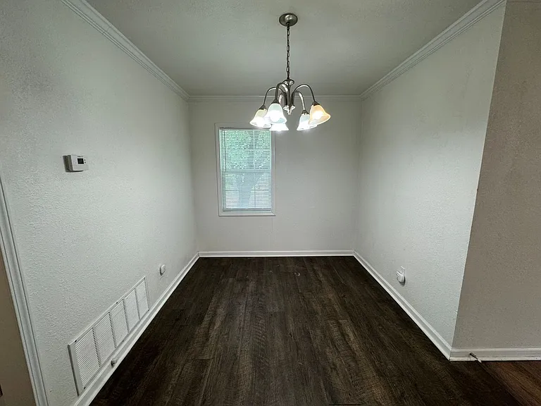1410 E Barton Ave — Photo 7
