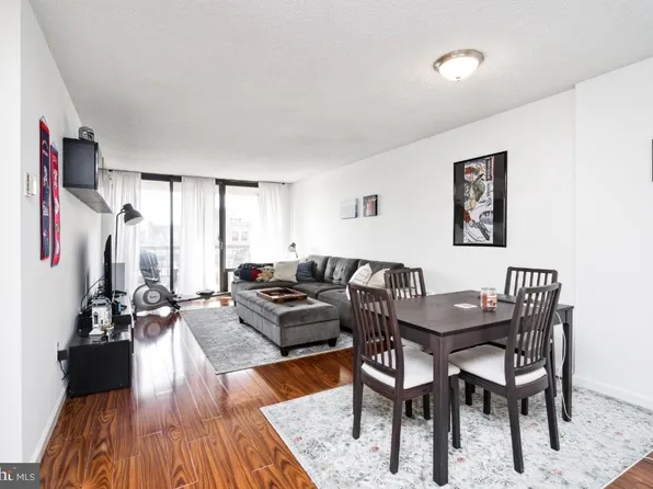 241 S 6th St APT 510E, Philadelphia, PA 19106