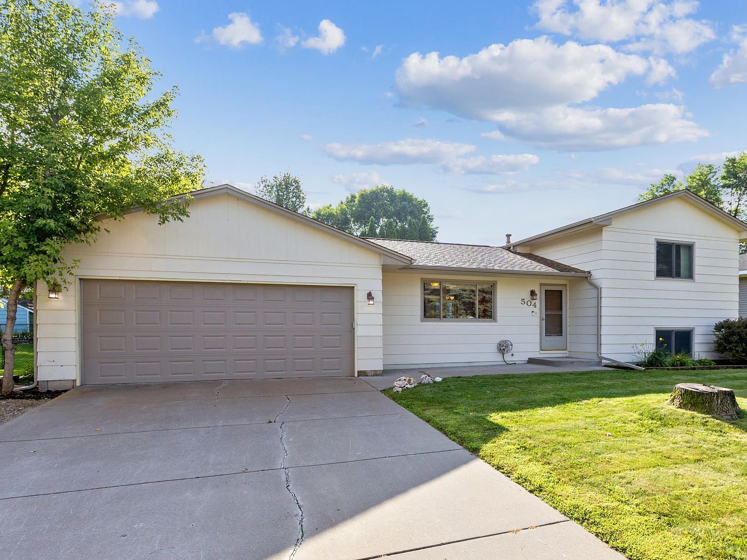 504 1st St NW, Saint Michael, MN 55376 | Zillow