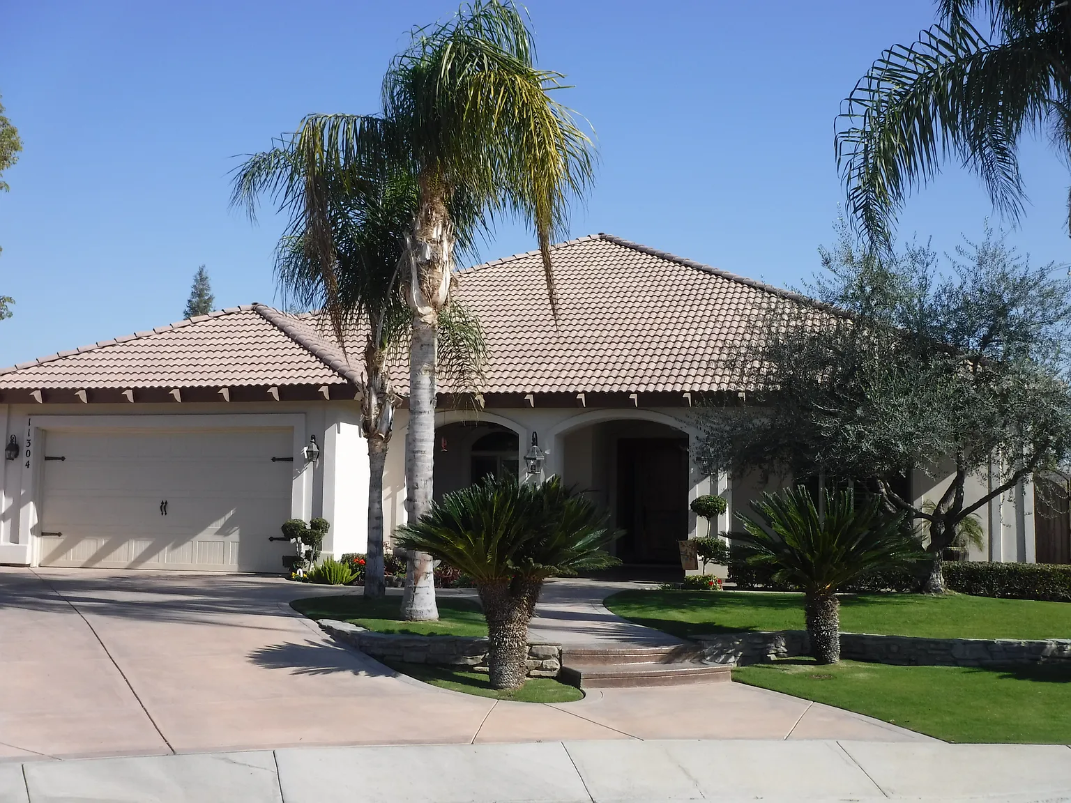 11304 Champions Ave photo 1
