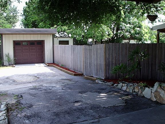 detached garage