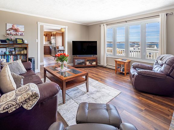 2nd image of 16 Seaview Ln