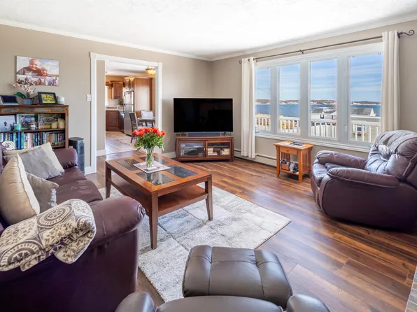 16 Seaview Ln, Cape Breton, NS B1C 1Z2