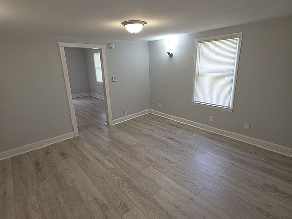5th image of 1332 S Pleasant St