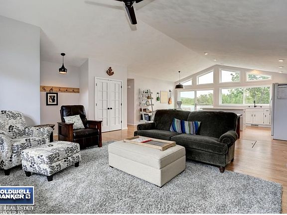 4th image of 238 Lakeshore Dr