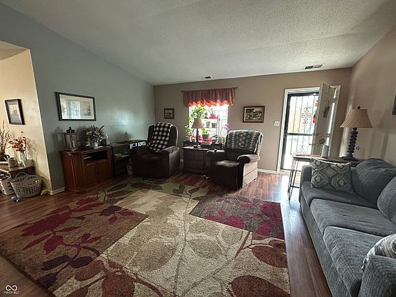 4th image of 2735 Prosperity Dr