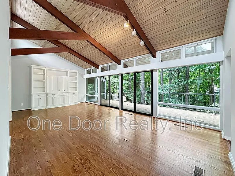609 Indian Springs Ct — Photo 7