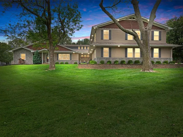 201 Reinke Rd, Ballwin, MO 63021