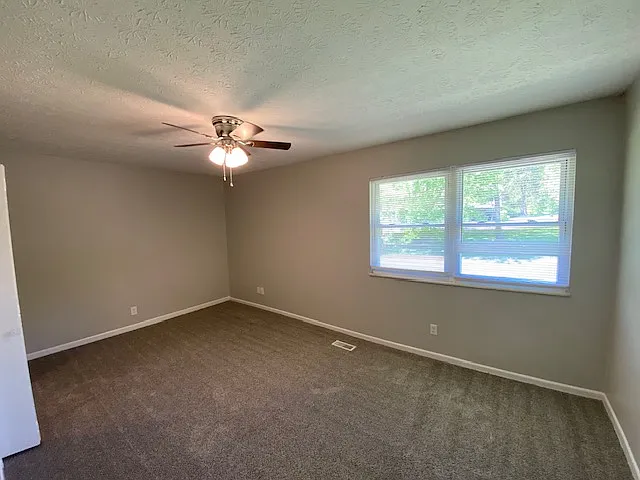 912 Naomi Dr — Photo 10