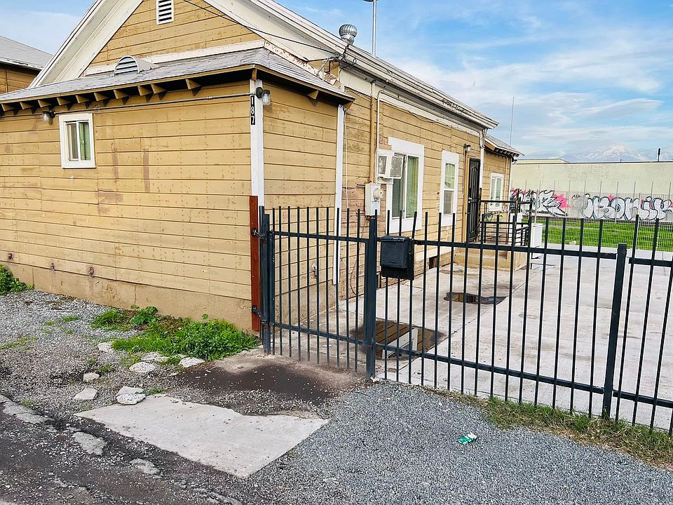 1st image of 963 W 2nd St