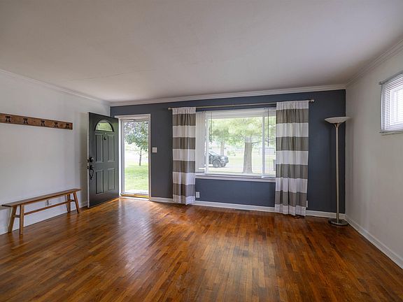 4th image of 4808 N Maplewood Ave