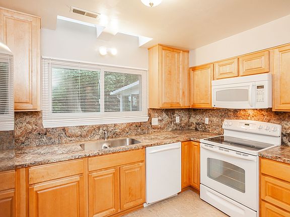 4th image of 1000 Belvoir Ln